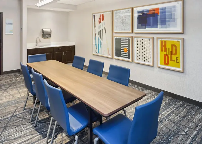 Express Pekin - Peoria Area By Ihg Hotel