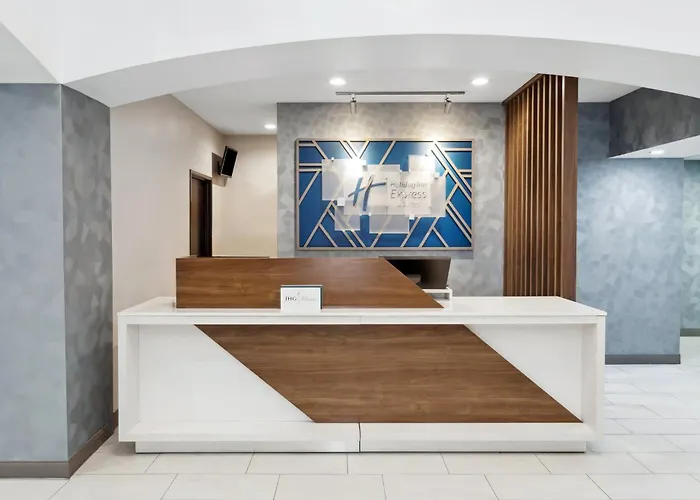 Hotel Express Pekin - Peoria Area By Ihg 2*