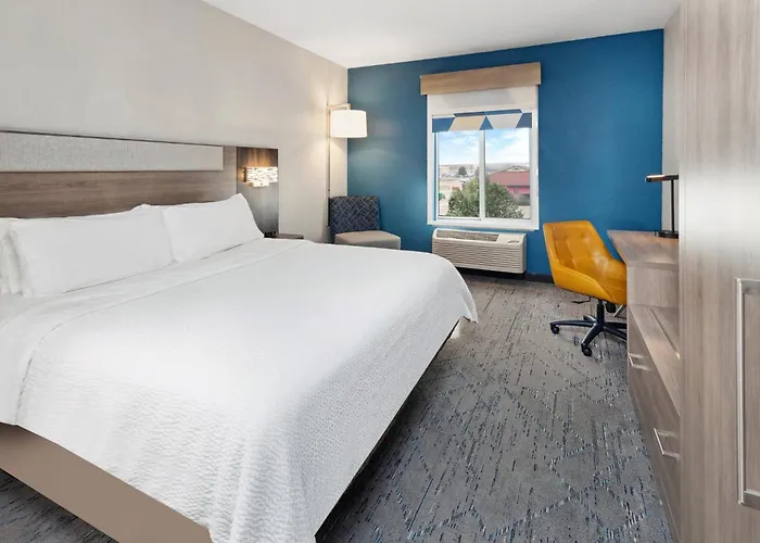 Express Pekin - Peoria Area By Ihg Hotel 2*