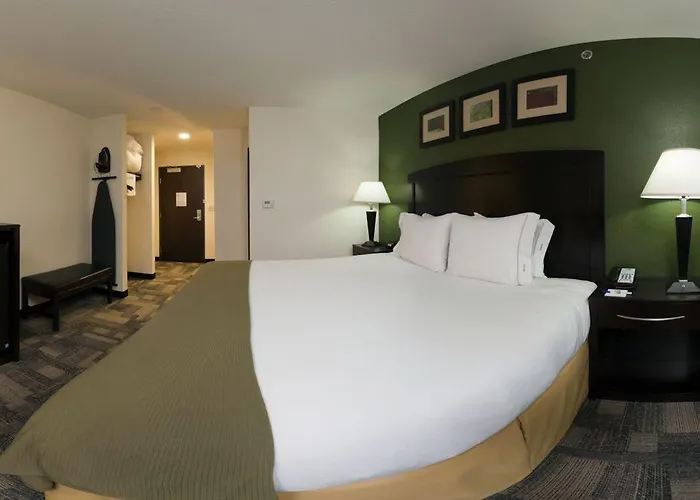 Express Pekin - Peoria Area By Ihg Отель 2*