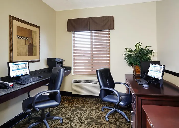 Express Pekin - Peoria Area By Ihg 2*