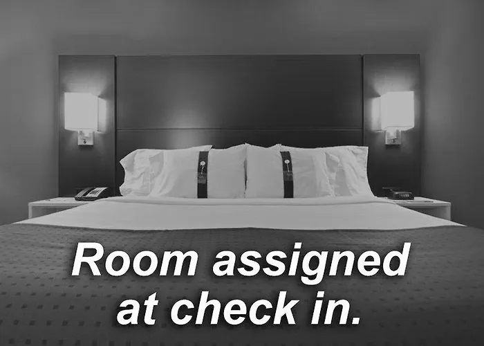 Express Pekin - Peoria Area By Ihg 2*