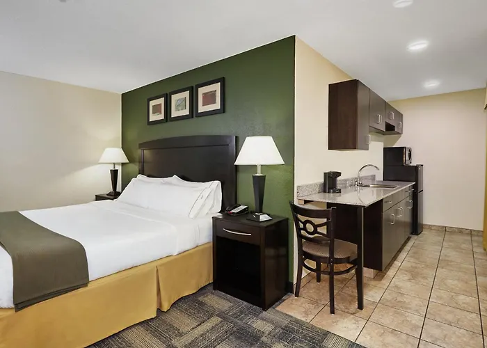 Express Pekin - Peoria Area By Ihg Hotel