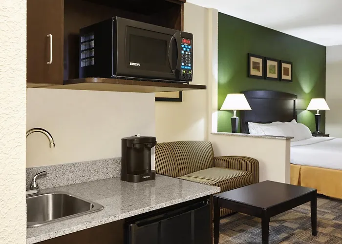 Express Pekin - Peoria Area By Ihg 2*