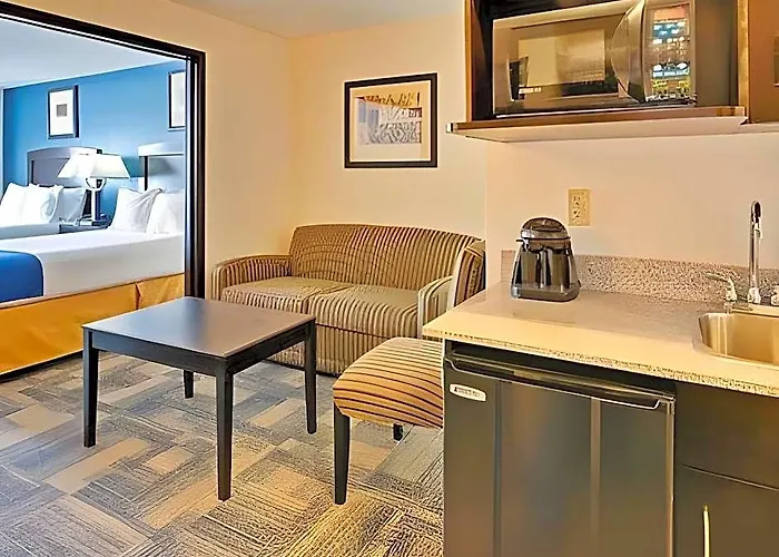 Hotel Express Pekin - Peoria Area By Ihg 2*