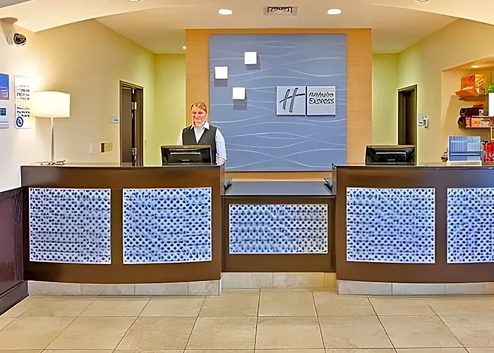 Express Pekin - Peoria Area By Ihg Hotel