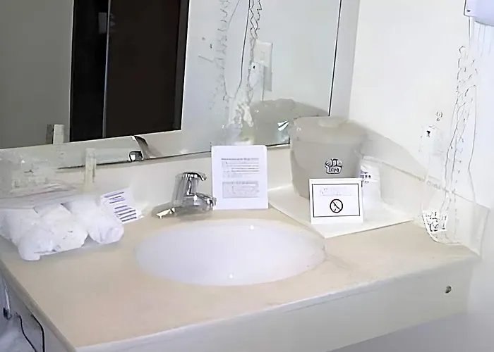 Express Pekin - Peoria Area By Ihg Pekin Heights
