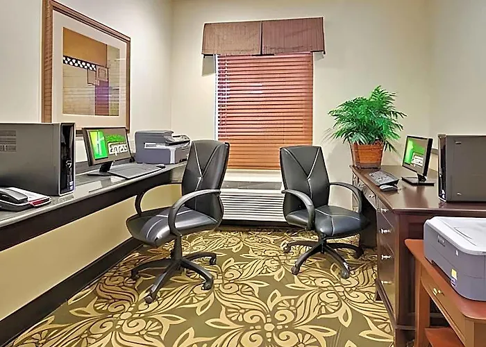 Express Pekin - Peoria Area By Ihg Hotel