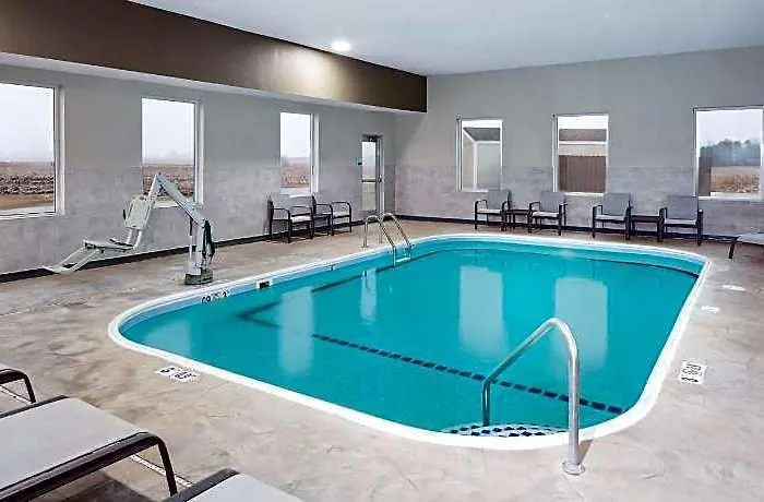 Express Pekin - Peoria Area By Ihg Hotel 2*