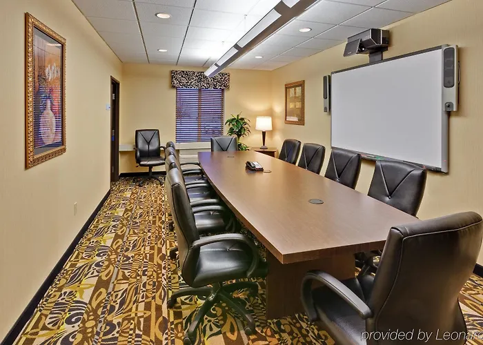 Express Pekin - Peoria Area By Ihg 2*